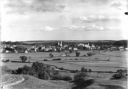 Panoramablick über die Auen auf die Stadt